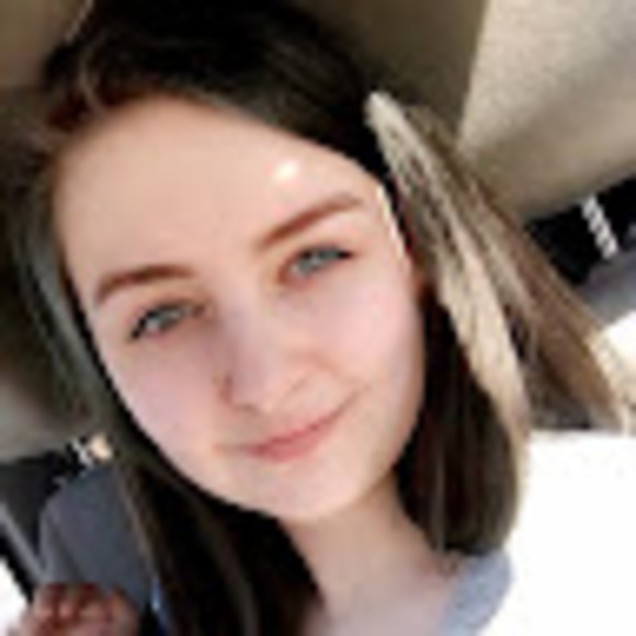 Meet your Posher, Christa - Picture 1 of 1